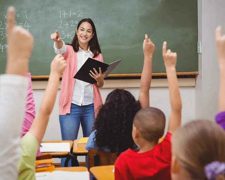 بهبود تعامل معلمان و دانشآموزان